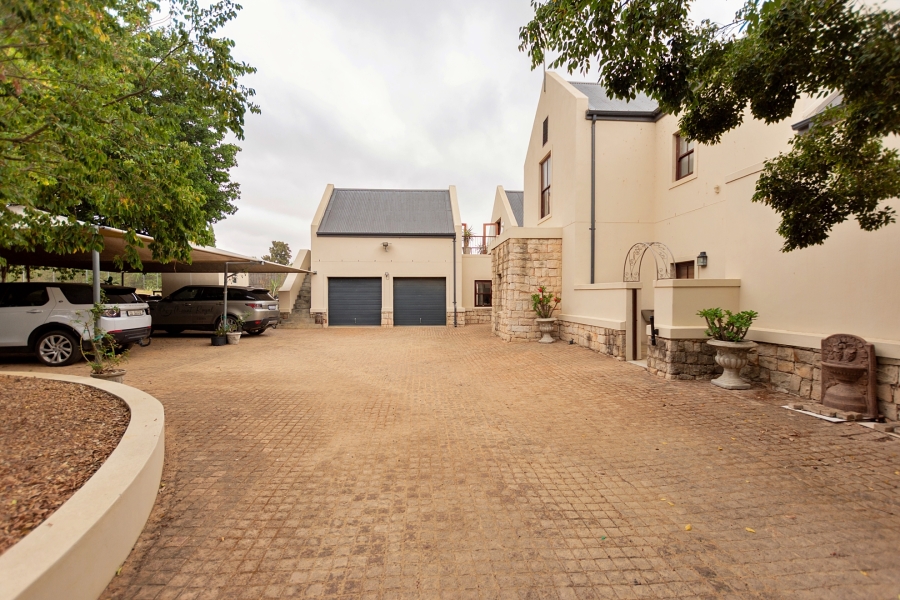 6 Bedroom Property for Sale in Riebeek Kasteel Western Cape